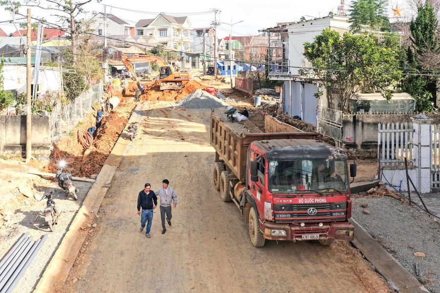 Urban Renewal When Public Consensus Prevails