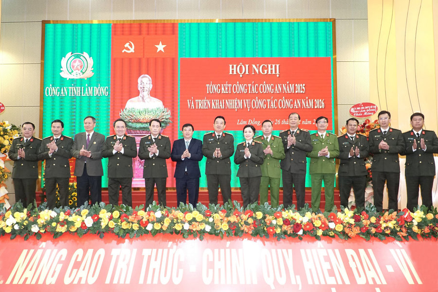 Thứ trưởng Bộ Công an và Bí thư Tỉnh ủy Lâm Đồng dự Hội nghị tổng kết công tác Công an tỉnh
