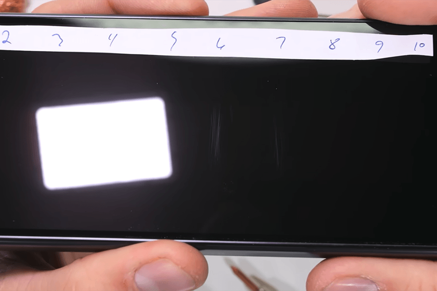 Galaxy Z TriFold qua bài tra tấn: Bản lề kép ấn tượng nhưng cần nâng niu