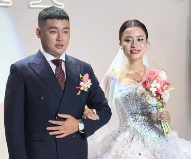Nghệ sĩ Tấn Beo xúc động bật khóc trong đám cưới con trai