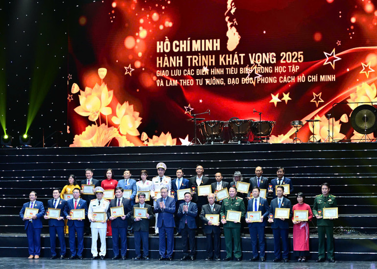 Hành trình khát vọng 2025: Khát vọng Việt Nam thịnh vượng