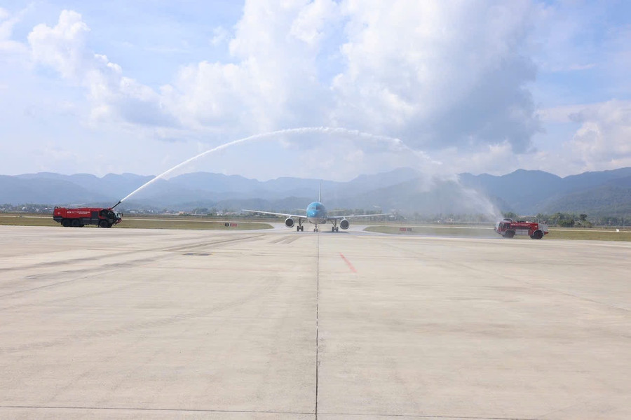 Khai trương đường bay thẳng TP.HCM - Điện Biên của Vietnam Airlines
