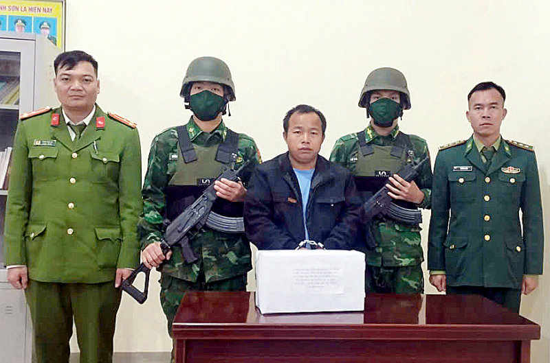 Sơn La: Bắt đối tượng vận chuyển 12.000 viên ma túy tổng hợp