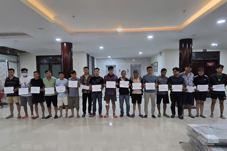 Triệt phá băng nhóm giang hồ tàng trữ 10.000 viên đạn và đánh bạc