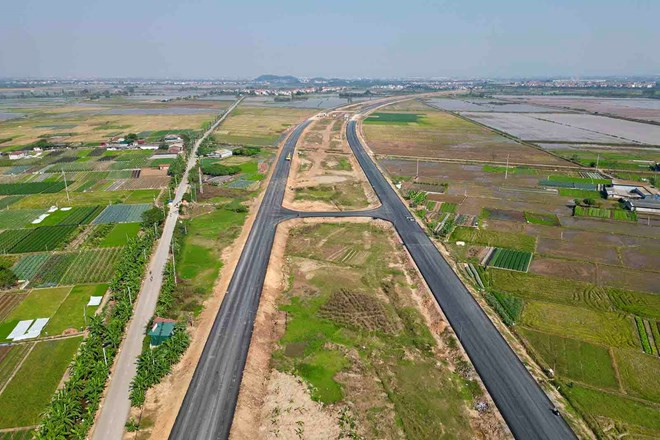 Hà Nội cưỡng chế thu hồi đất bàn giao mặt bằng dự án Vành đai 4 tại xã Mê Linh