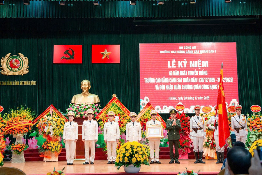 Trường Cao đẳng Cảnh sát nhân dân I đón nhận Huân chương Quân công hạng Nhì