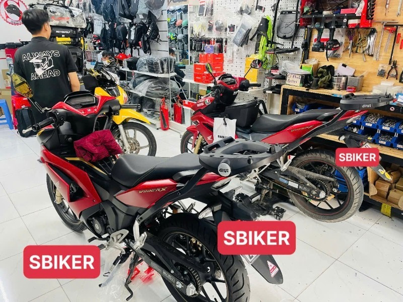 Baga Givi ZR và Cảng Givi HRX - Giải pháp chở đồ an toàn cho xe máy