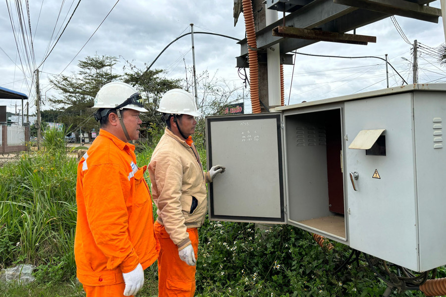 Công ty Điện lực Lâm Đồng khắc phục hậu quả thiên tai, sử dụng điện an toàn, ổn định