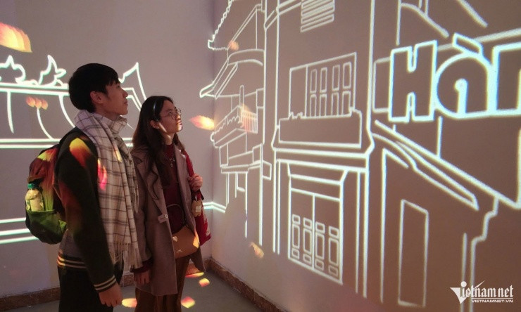 Hà Nội: Trải nghiệm không gian di sản số rạng rỡ bằng công nghệ 3D Mapping và VR