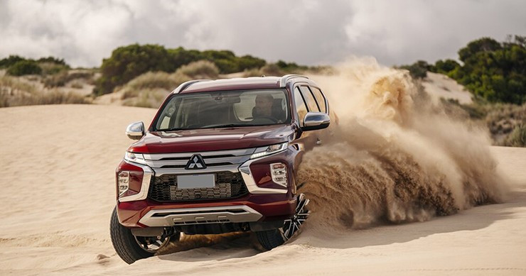 Mitsubishi Pajero Sport 2025: Chi tiết giá lăn bánh và thông số kỹ thuật mới nhất