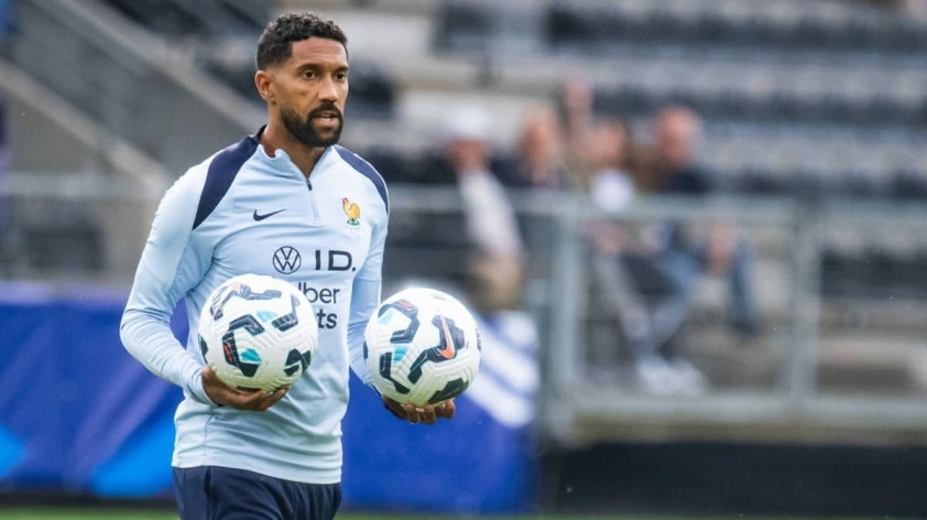 Kylian Mbappe bổ nhiệm Gaël Clichy làm HLV trưởng SM Caen giữa cuộc khủng hoảng