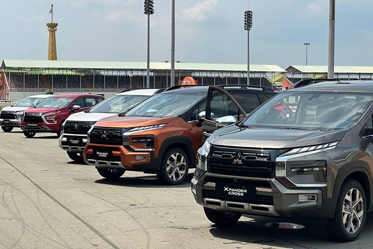 Mitsubishi Xpander Cross 2025: Chi tiết giá lăn bánh và thông số kỹ thuật mới nhất