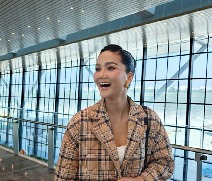 H'Hen Niê vướng nghi vấn can thiệp nhan sắc sau 3 tháng sinh con