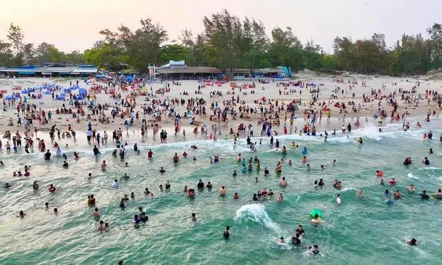 Du lịch biển Lâm Đồng sôi động những ngày đầu năm mới