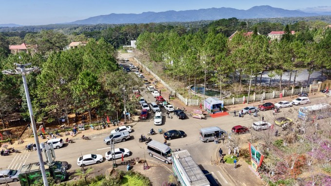 Tết Dương lịch: Hà Giang và Măng Đen kẹt cứng trong khi Đà Lạt bất ngờ thông thoáng