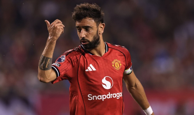 Tin chuyển nhượng 2/1: MU cân nhắc bán Bruno Fernandes, Liverpool nổ bom tấn hàng thủ