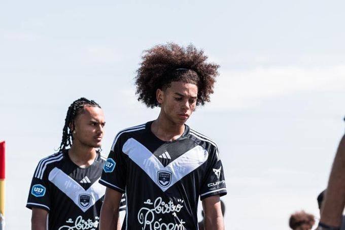 Truyền thông Thái Lan bất ngờ trước tiền vệ Việt kiều Pháp của Bordeaux B