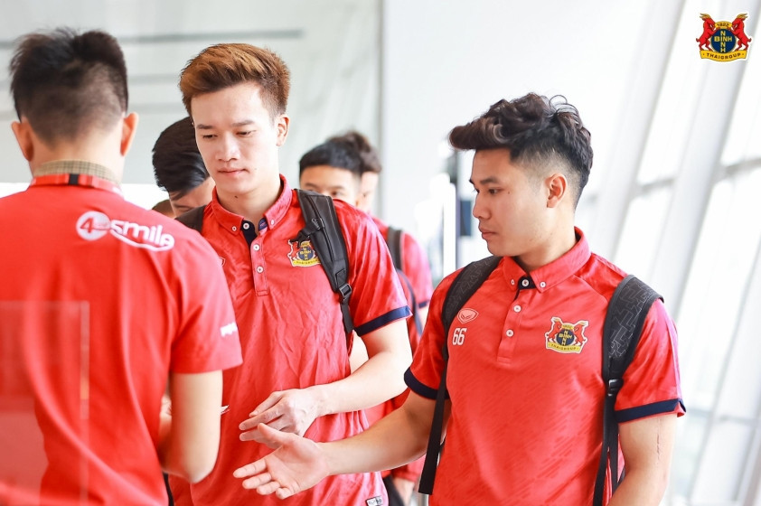 Sau cú hích Quả bóng Vàng, Hoàng Đức cùng CLB Ninh Bình sang Singapore du đấu