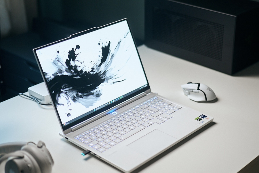 Lenovo Legion 7i giảm giá 570 USD: Laptop gaming RTX 5060 và màn hình OLED 2.5K