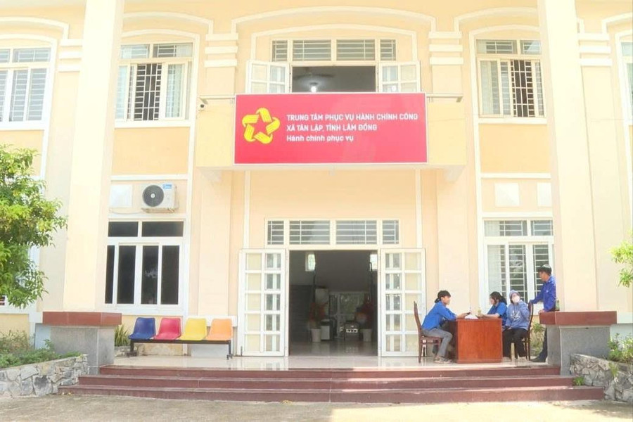 Thực hiện chuẩn mực bắt buộc trong hoạt động công vụ