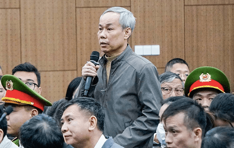 Hai cựu Phó Cục trưởng Cục An toàn thực phẩm khai dùng tiền hối lộ để làm từ thiện