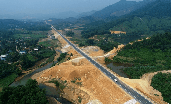 Đề xuất xây cao tốc Mộc Châu - Sơn La - Điện Biên dài 305 km với 4 làn xe