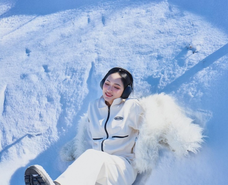 Cappadocia Thổ Nhĩ Kỳ: Ngắm xứ sở thần tiên tuyết phủ từ khinh khí cầu cùng Hương Giang