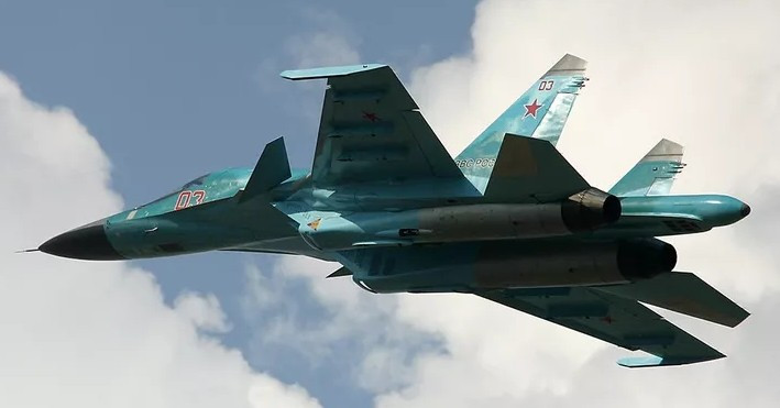 Phân tích sức mạnh máy bay ném bom Su-34 và bom lượn UMPK của Nga