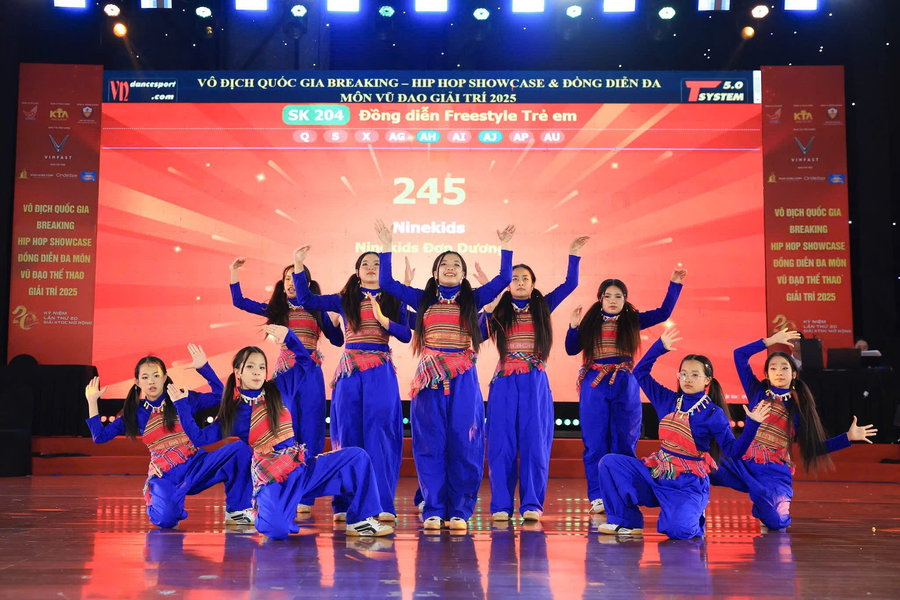Nhóm nhảy Ninekids giành “quả ngọt”