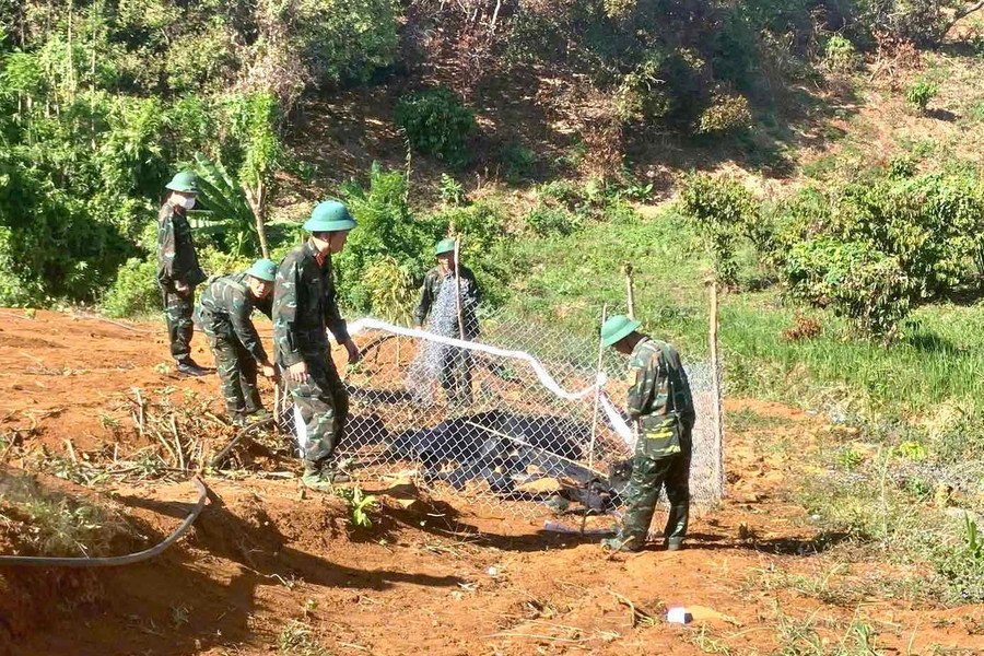Thu gom, xử lý 400kg chất độc CS tồn lưu sau chiến tranh tại Lâm Đồng
