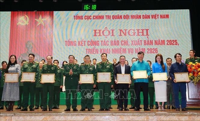 Báo chí đặc biệt quan trọng góp phần giữ vững trận địa tư tưởng trong Quân đội