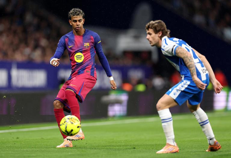 Carlos Romero: 'Lá chắn thép' khiến Barcelona khao khát sau màn tỏa sáng tại derby