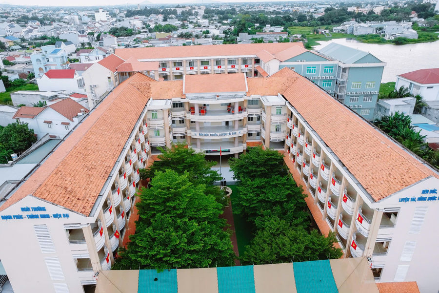 Trường THCS & THPT Lê Lợi - Phan Thiết: Mục tiêu đúng đắn chắp cánh tương lai