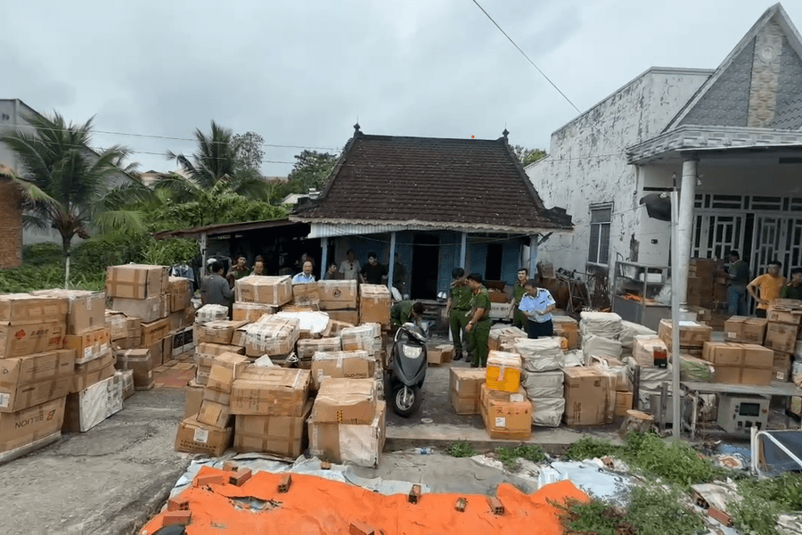Triệt phá đường dây sản xuất nước hoa giả nhãn hiệu nổi tiếng tại TP Cần Thơ