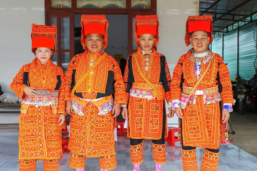 Distinctive Beauty of The Dao's Traditional Costumes