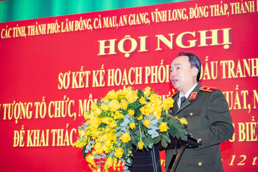 Công an 7 tỉnh phối hợp gỡ “thẻ vàng” IUU