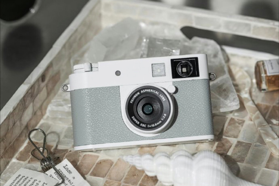 Fujifilm X half: Máy ảnh compact cảm biến 1 inch rò rỉ phiên bản màu trắng mới