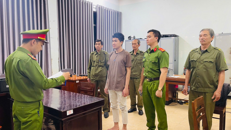 Đắk Lắk: Tạm giữ nam thanh niên đâm tử vong người tình của mẹ tại phường Tuy Hòa