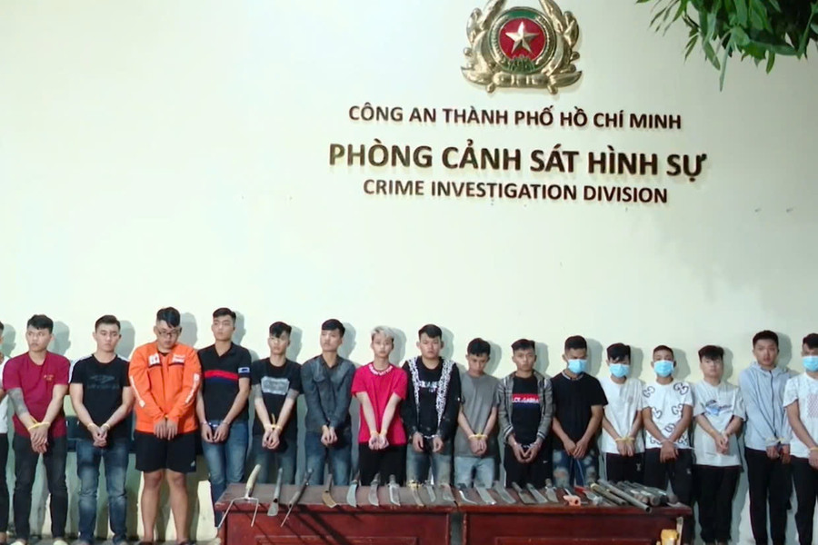 Công an TP.HCM triệu tập 19 thanh niên mang hung khí hỗn chiến tại phường Chánh Hưng