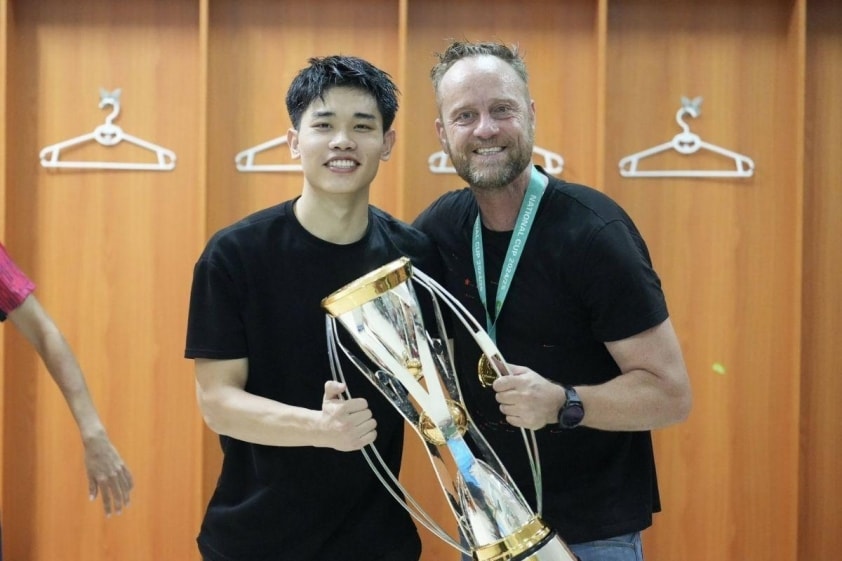 HLV Polking khẳng định Nguyễn Đình Bắc là ngôi sao lớn tiếp theo của bóng đá Việt Nam