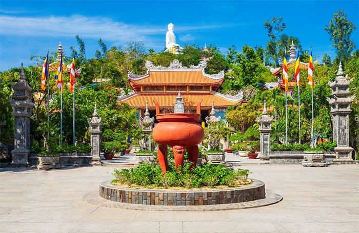 Nha Trang: Khám phá 13 ngôi chùa linh thiêng với kiến trúc độc đáo bậc nhất