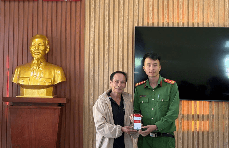 Người đàn ông Lâm Đồng nhận lại 2,5 tỷ đồng chuyển khoản nhầm