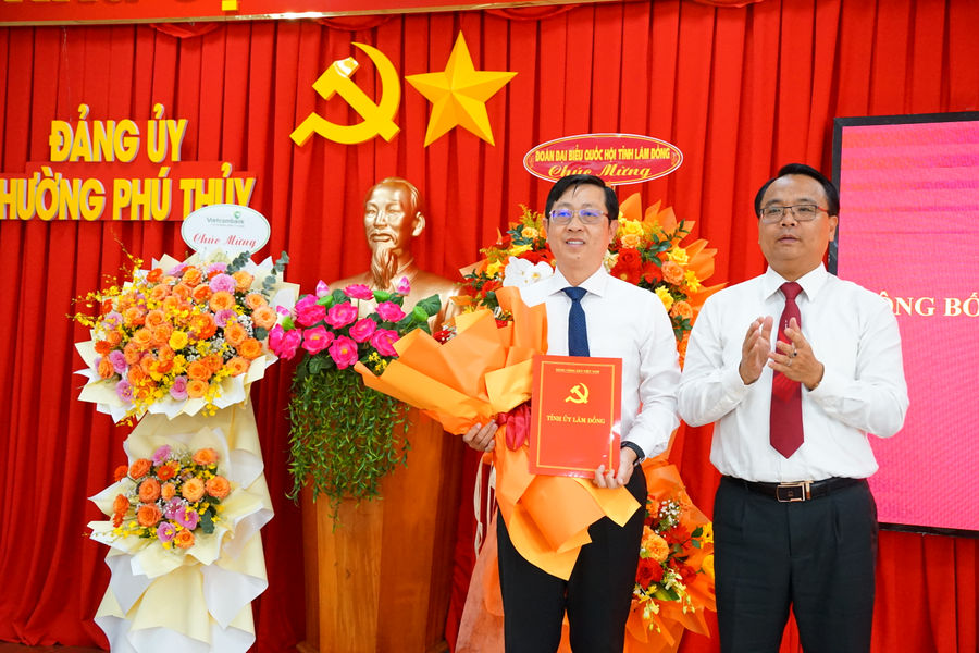 Điều động đồng chí Nguyễn Hữu Thông giữ chức Bí thư Đảng ủy phường Phú Thủy