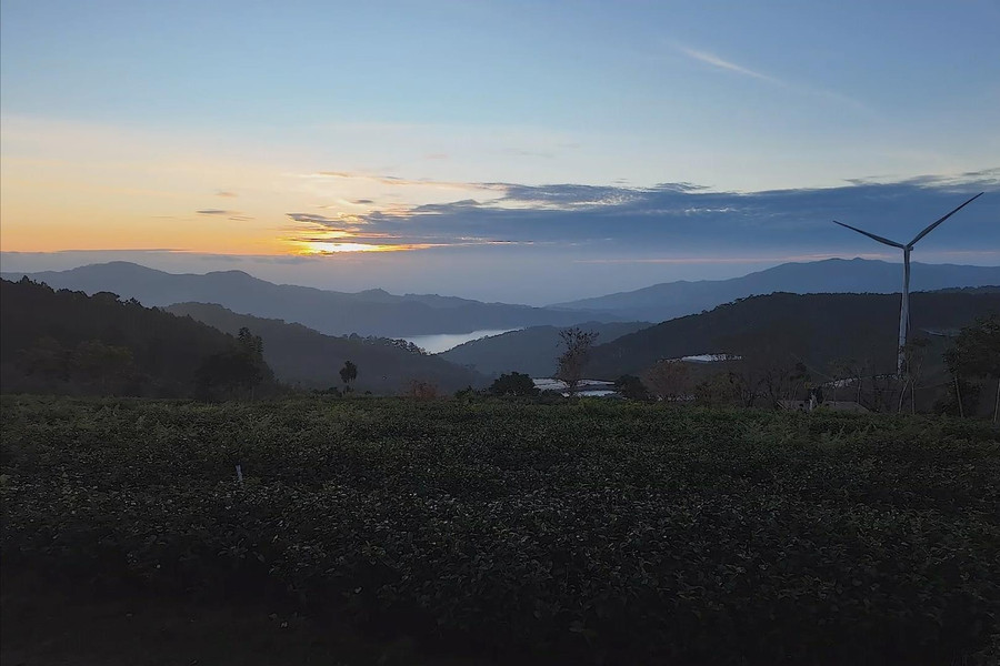 Catching the sunrise in Cau Dat