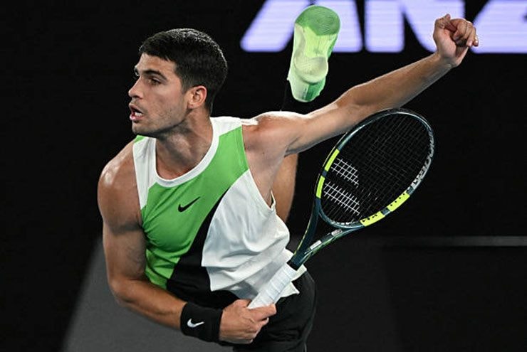 Carlos Alcaraz hạ gục Adam Walton: Đẳng cấp lên lưới và màn dạo đầu tại Australian Open
