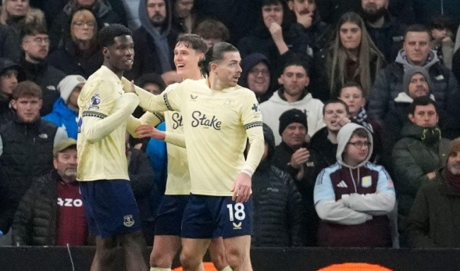 Thierno Barry lập công, Everton cắt đứt mạch 11 trận thắng sân nhà của Aston Villa