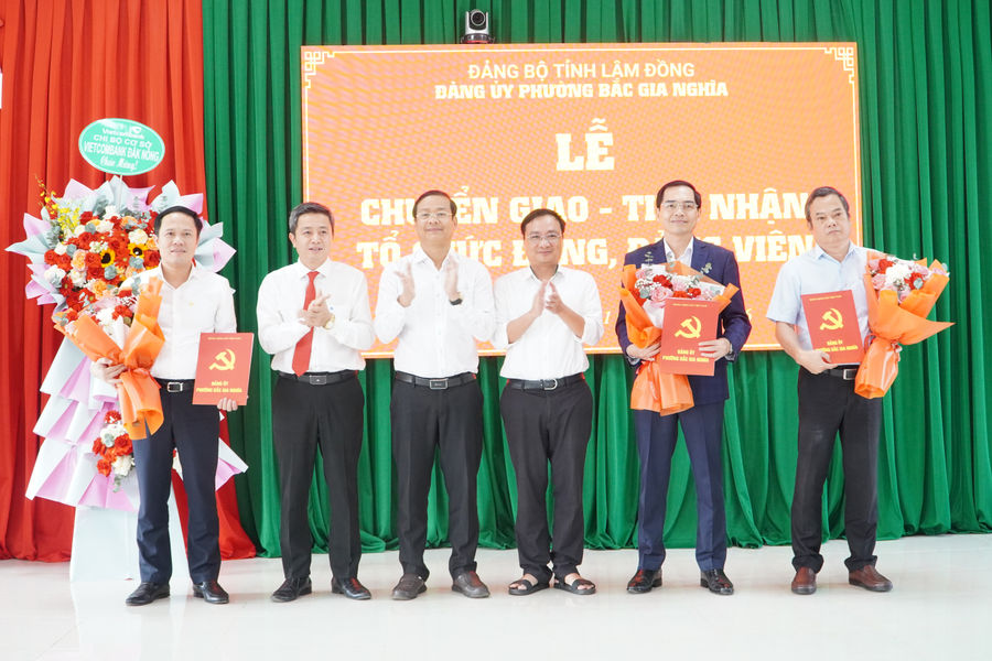 Đảng ủy phường Bắc Gia Nghĩa tiếp nhận 3 chi bộ cơ sở
