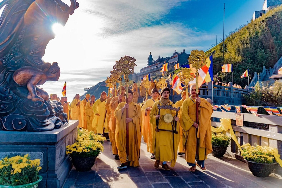 Fansipan: Trải nghiệm Lễ hội Mở Cổng trời và sắc xuân Tây Bắc dịp Tết Bính Ngọ 2026