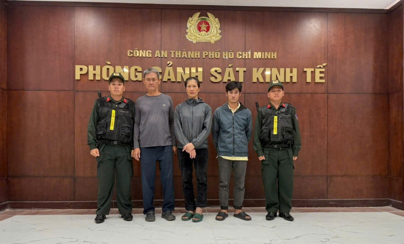 TP.HCM: Bắt tạm giam 3 đối tượng sản xuất hàng chục ngàn sản phẩm thuốc đông y giả