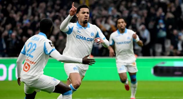 Ethan Nwaneri lập siêu phẩm ra mắt, Marseille đánh bại Lens 3-1 tại Ligue 1
